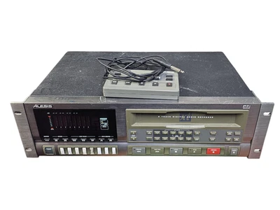 Alesis XT ADAT 8 track digital multitrack recorder and remote - Image 1 of 4