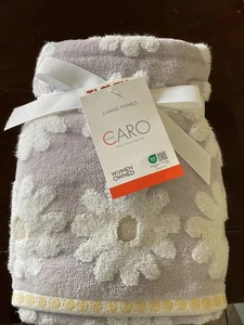 Caro Home Handtücher (2) Lavendel Weiß Gelb Punkte 100% Baumwolle Neu mit Etikett - Bild 1 von 2