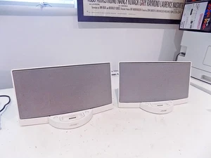 2x Bose SoundDock Digital Music System Docks White UNTESTED Sold as SPARES/PARTS - Picture 1 of 10