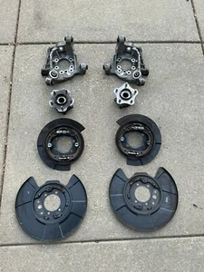 2016 Nissan GTR R35 Rear R & L Pair Knuckles Spindles Knees Shields 15,000 Miles - Picture 1 of 23