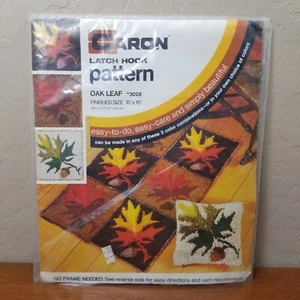 CARON Vintage OAK LEAF PILLOW 3028 Latch Hooking Pattern -1970's - 15" by 15" - Picture 1 of 8