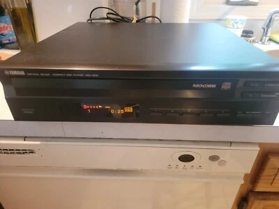 Reproductor de CD de 5 discos Yamaha CDC-505 extraviado el control remoto funciona muy bien  Foto 1 de 4