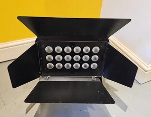 Stairville HL-x180 RGBW LED Stage floodlight with 4in1 RGBW LEDs - Picture 1 of 11