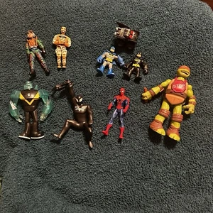 9 verschiedene Mini Figuren - 1990-2014 GI Joe, Marvel, Tmnt, DC Comics - Bild 1 von 24