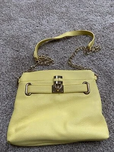 Charming Charlie Womens Yellow Handbag Size Medium. New Without Tags - Picture 1 of 4