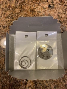 “Henry” Cat Collar Tag, New - Picture 1 of 2