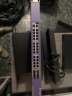 Extreme Networks Summit X440-G2-24p-10GE4 16533 POE Gigabit Network Switch - Image 1 of 2