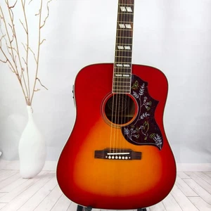 Guitarra eléctrica acústica hueca roja con diapasón negro y 6 cuerdas - Imagen 1 de 12