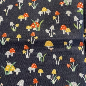 Tela de algodón Tiny Mushrooms Fat Eight 9”x21” nueva - Imagen 1 de 2