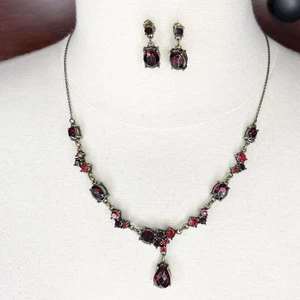 Conjunto de joyas vintage Avon gótico piedra roja collar pendientes bronce declaración - Imagen 1 de 24