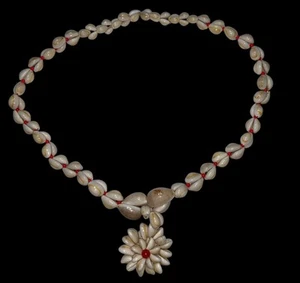 Vintage Hawaiian Cowrie Shell Star Pendant Necklace Boho Lei Tiki Jewelry - Picture 1 of 10