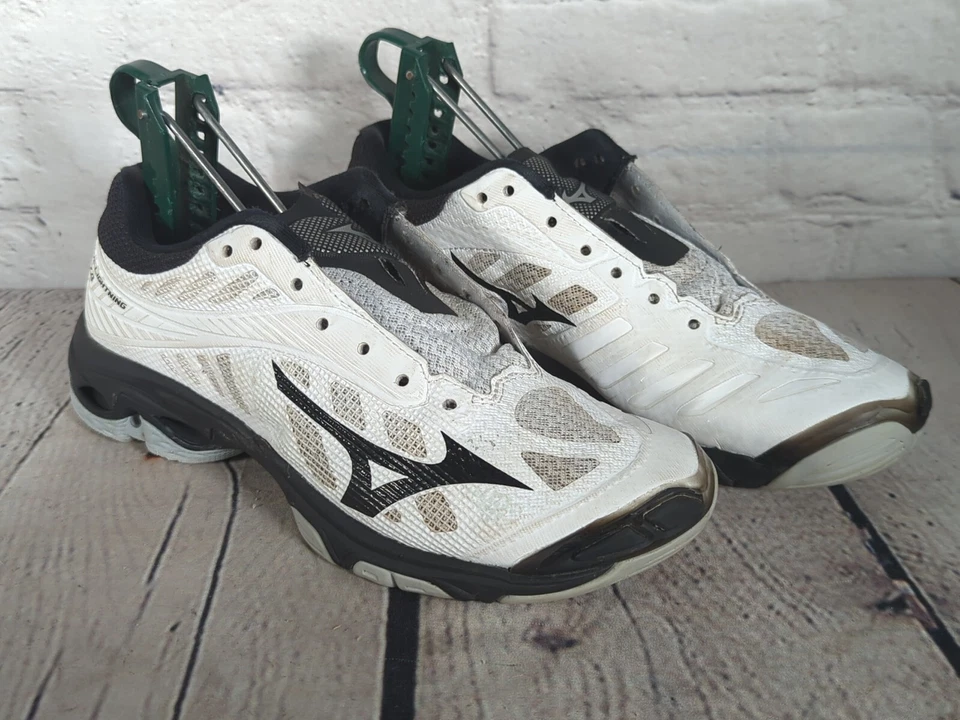 Tenis deportivos para correr Mizuno para mujer talla 8,5 blancos negros Wave Lightning Z4 Foto 1 de 4