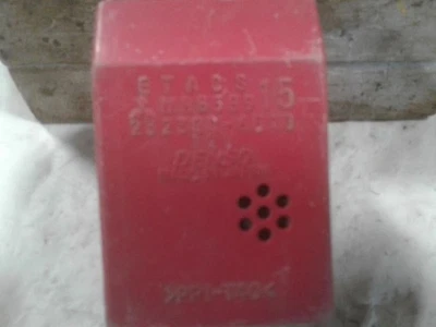 Chasis ECM Control de crucero 6 cilindros compatible con 00-04 MONTERO SPORT 573629 Foto 1 de 3