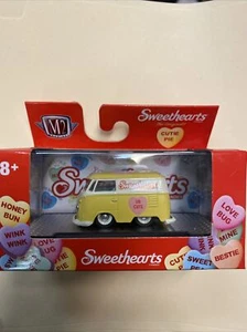 M2 MACHINES SWEETHEARTS 1960 VW DELIVERY VAN KOMBI WMTS17 WALMART EXCLUSIVE New - Picture 1 of 9