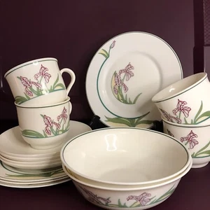 ARCOPAL FRANCE Partial Set Dinnerware Purple Iris Flowers 14 pieces - Picture 1 of 10
