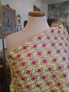 30 x 42 inch + EXTRAS PALE YELLOW VISCOSE DUPPION GOLD & FUSCHIA EMBROIDERY - Picture 1 of 10