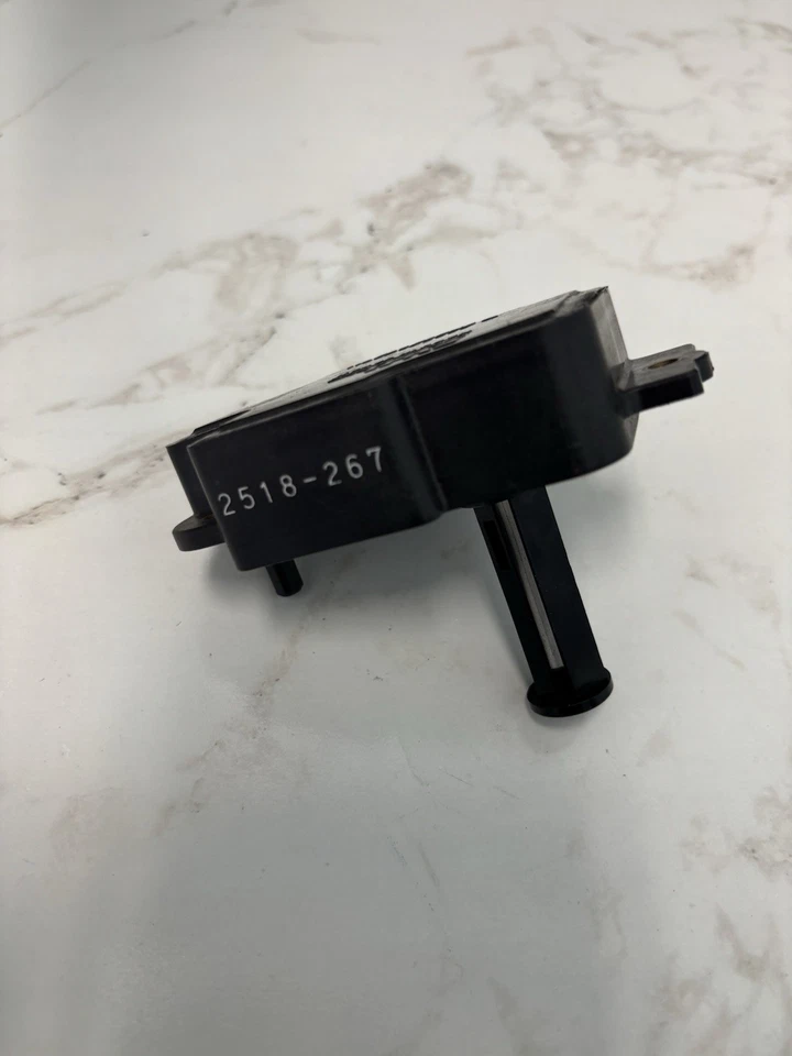 1991-1995 Lexus LS400 SC300 SC400 Toyota Supra Mass Air Flow Sensor 22204-42011 - Image 1 of 4
