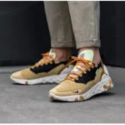 Nike - Zapatilla Sertu React THE10TH Club Dorada - Talla Niños 4.5 - Dorada/Naranja/Negra Foto 1 de 4