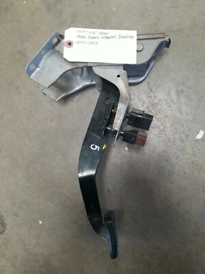 Conjunto de pedal de freno Infiniti G35 2003-2007 con sensores y soporte 46501CD812 Foto 1 de 4