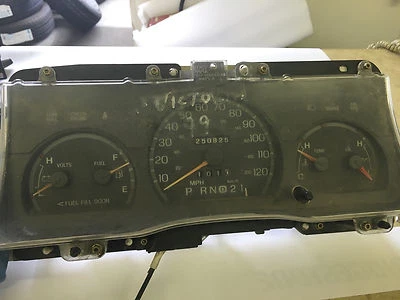 Ford Crown Victoria 1999 velocímetro OEM F2AF-10B885-AB  Foto 1 de 3