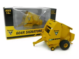 NEW! SpecCast 1:64 VERMEER Model 604R Round Hay Baler with Hay Bale *NIB* - Picture 1 of 5