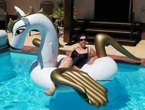 XXL aufblasbarer Pegasus Schwimmtier / Luftmatratze (weiß/gold) inflatable 250x2 - Bild 1 von 6