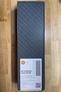 EKWB EK-Coolstream Classic PE 360 Triple Radiator - Black - Afbeelding 1 van 3