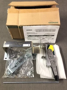 Siemens FHVF4XB, 3VL9300-3JS51 VL Breaker Variable Depth Flange Operator NEMA 4X - Picture 1 of 9