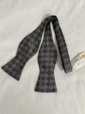 Pajarita ajustable de seda a cuadros gris doble tono Neiman Marcus nueva con etiquetas Foto 1 de 4