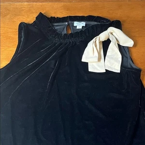 NUEVO CON ETIQUETAS J. Top sin mangas Crew Classic de terciopelo negro con lazo mediano - Imagen 1 de 7