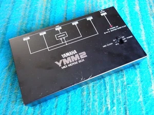 Yamaha YMM2 Midi Merge Box w/ AC Adapter - J051 - Picture 1 of 11