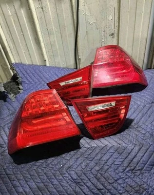 09-11 BMW E90 LCI OEM Luces traseras LED 328i 335i 335d 328i 335i 320i Foto 1 de 4