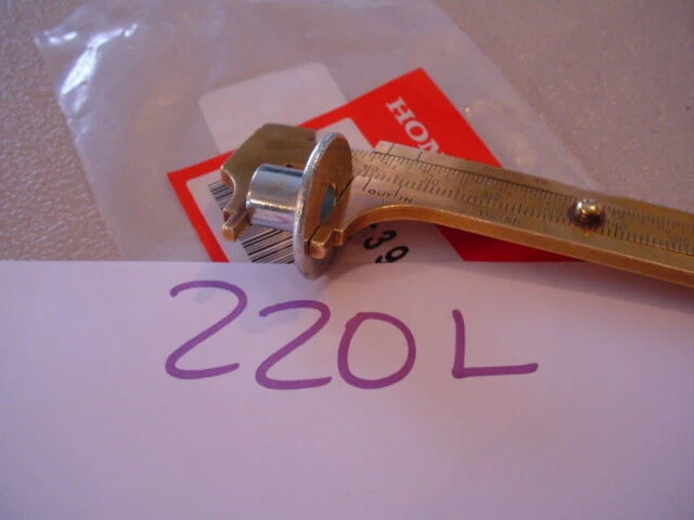 *1EA OEM HONDA COLLAR CON BRIDA C70 PASAPORTE 1982-1983 CT110 '86 (220L) Foto 1 de 1