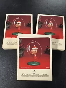 H168. HALLMARK KEEPSAKE Christmas Ornament Display Stand w. Green Plastic Base - Picture 1 of 3