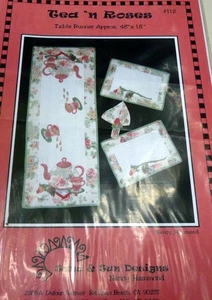 *VTG "TEA N ROSES" Table Runner +Placemats Sand & Sun Sewing Pattern Uncut - Picture 1 of 2