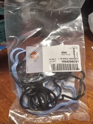 New OEM Genuine Ford International Navistar VT365 Oil Cooler Seal Kit 1894288C91 - Изображение 1 из 4