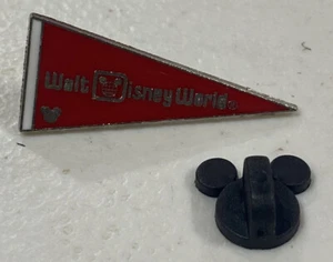 Walt Disney World Pennant Flag Red Pin Trading - Picture 1 of 2