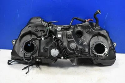 Depósito combustible 2232983 LEXUS GS IV (300h) 2016 - Imagen 1 de 4