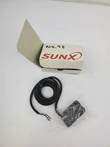 SunX EQ-34 Reflective Photoelectric Sensor 0105-6140-00 - Picture 1 of 5