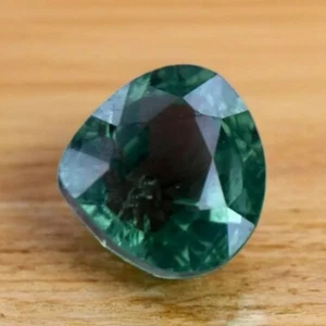 3.8 Cts | natural loose|Tourmaline | green | Pear Shape | Step cut - Brazil - Picture 1 of 5