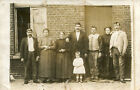 Carte PHoto Famille devant sa maison  FOUQUIERES LES LENS Rue  identifier