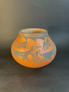 Zuni Heartline Deer Pot Avelia & Anderson Peynetsa Signed Pottery 4.5”-Scuff - Picture 1 of 19