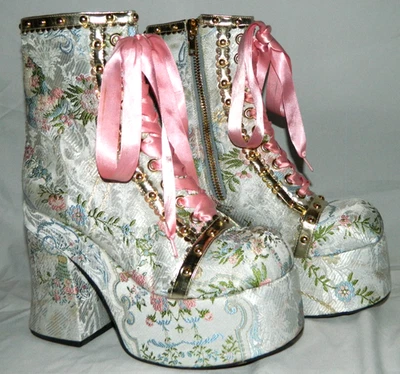 "Botas de tacón grueso florales Sugar Thrillz talla 10M - plataforma de 2"" - tacones de 4""" Foto 1 de 4