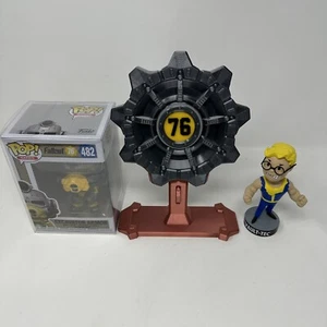 3D gedruckter Fallout Vault Tec - Tresortür #76 mit Ständer - Bild 1 von 4