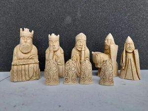 Isle of Lewis Chess set Available in 3 colours - Picture 1 of 5