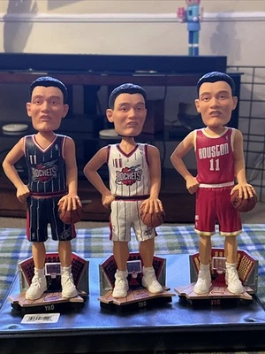 姚明 3 件套摇头公仔 SAM #d/5000 白色红色黑色球衣 — 第 1/4 张图片