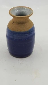Vase Miniatur Keramik in Beige und Blau. Signiert. - Bild 1 von 4