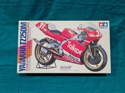 TAMIYA YAMAHA TZ 250 M HARADA GP 2 PLASTIC MODEL KIT SCALA 1:12 Foto 1 de 4