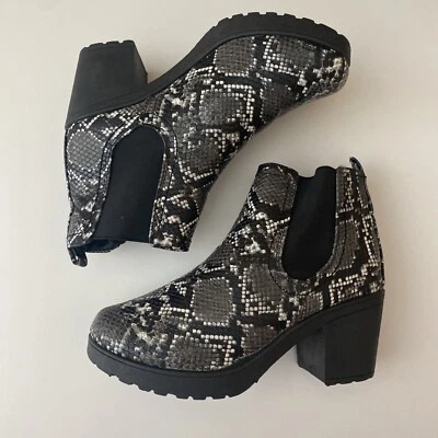 Krush Since 1970 Boots Sz 5 Snakeskin Grey Black Ankle Heeled Women - Image 1 of 4