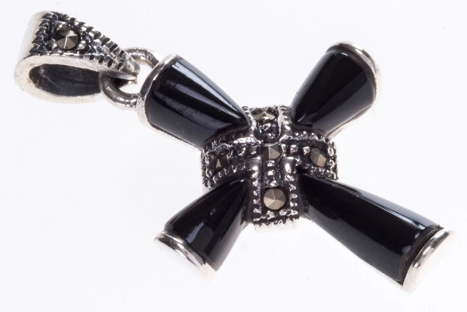 Colgante De Cruz Medieval Con Marcasita Y Ónix Símbolo Joyería NUEVO - Imagen 1 de 1